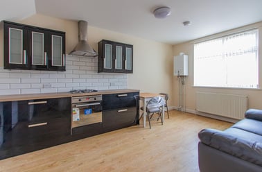 Newport Road, Roath, Cardiff - Image 2